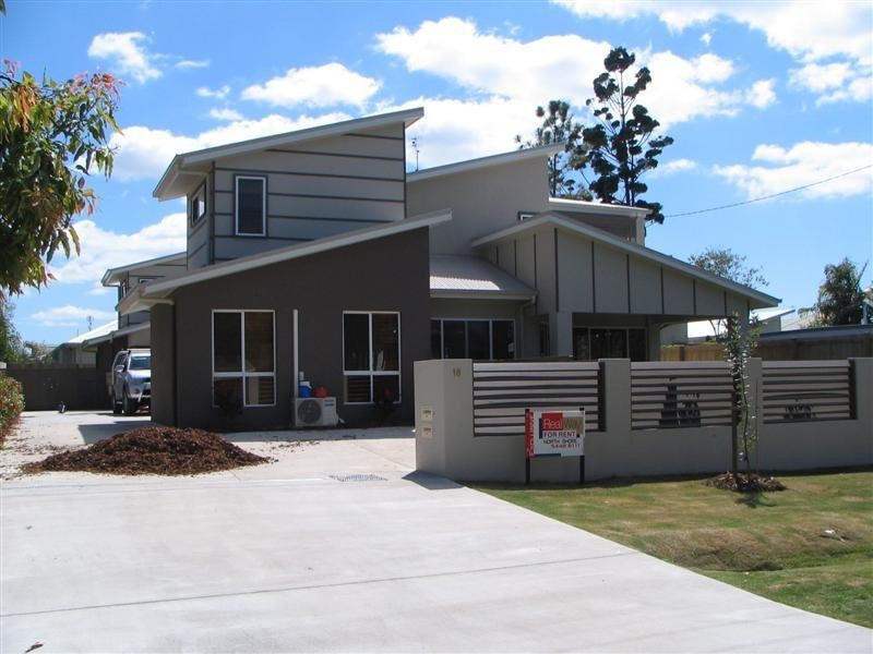 2/18 Sycamore St, Mudjimba QLD 4564