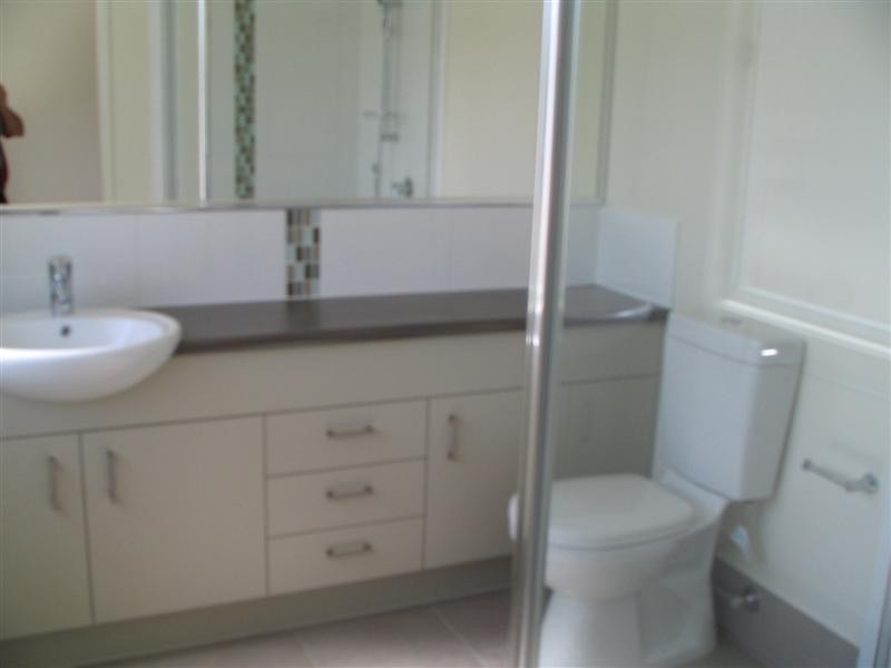 2/18 Sycamore St, Mudjimba QLD 4564