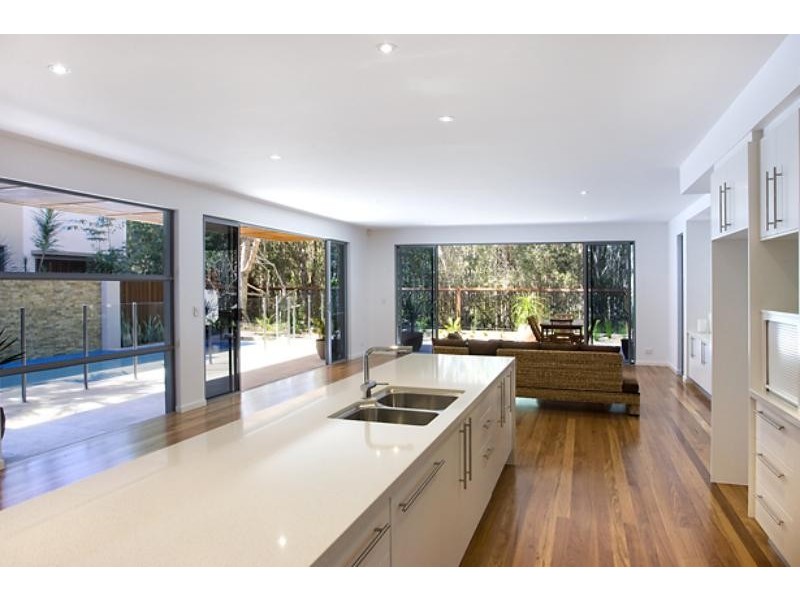 16 Breezeway St, Coolum Beach QLD 4573