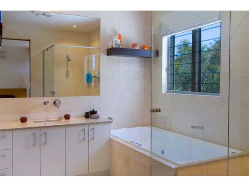 18 Breezeway St, Mount Coolum QLD 4573