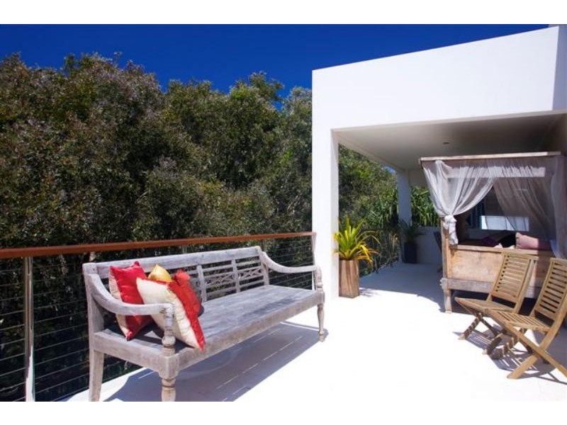 18 Breezeway St, Mount Coolum QLD 4573