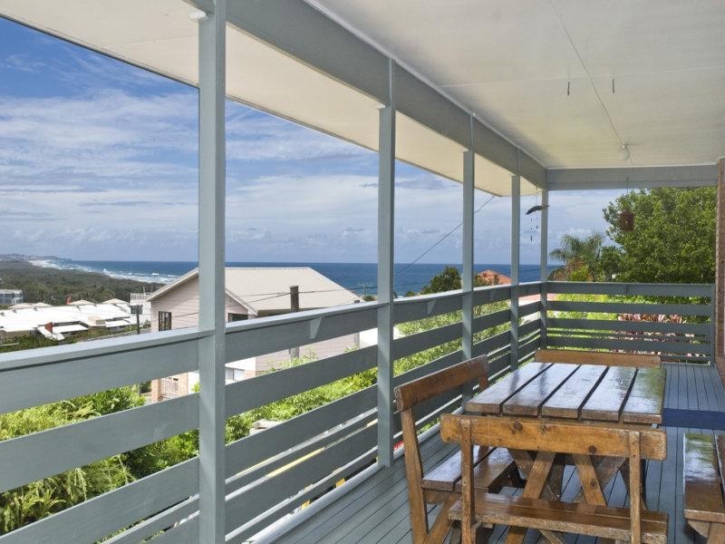 7 Greenoaks Dr, Coolum Beach QLD 4573