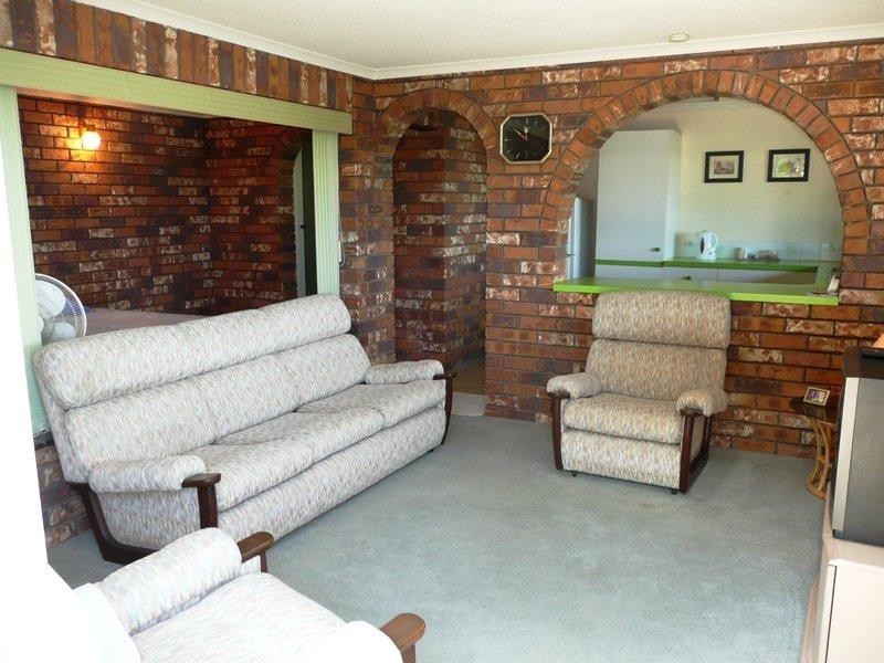 7 Greenoaks Dr, Coolum Beach QLD 4573