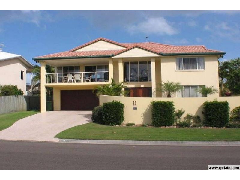 11 Wavecrest Dr, Castaways Beach QLD 4567