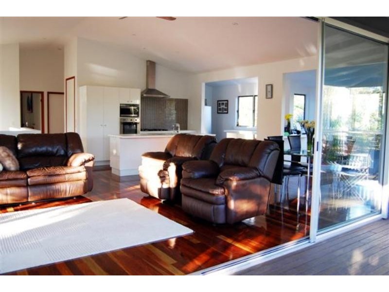 27 Nebula St, Sunshine Beach QLD 4567