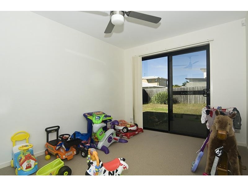 8 Deborah Cl, Mudjimba QLD 4564