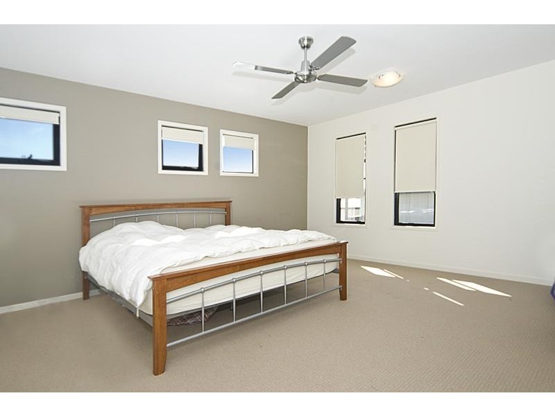 8 Deborah Cl, Mudjimba QLD 4564