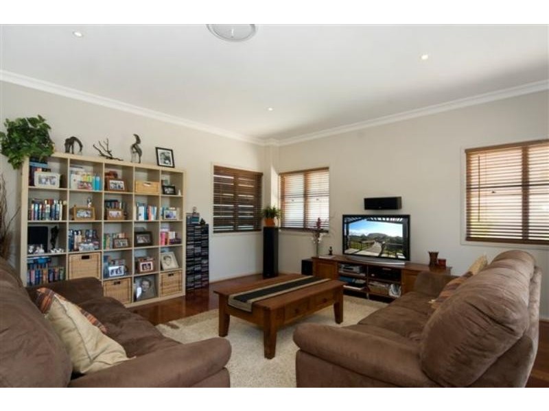 15 Lakedrive Cres, Marcoola QLD 4564