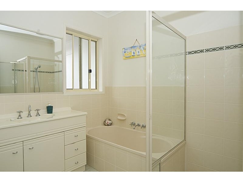 5a Sarena Ct, Sunshine Beach QLD 4567