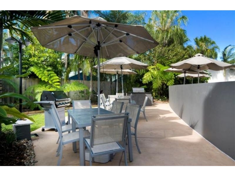 2/283 Weyba Rd, Noosaville QLD 4566