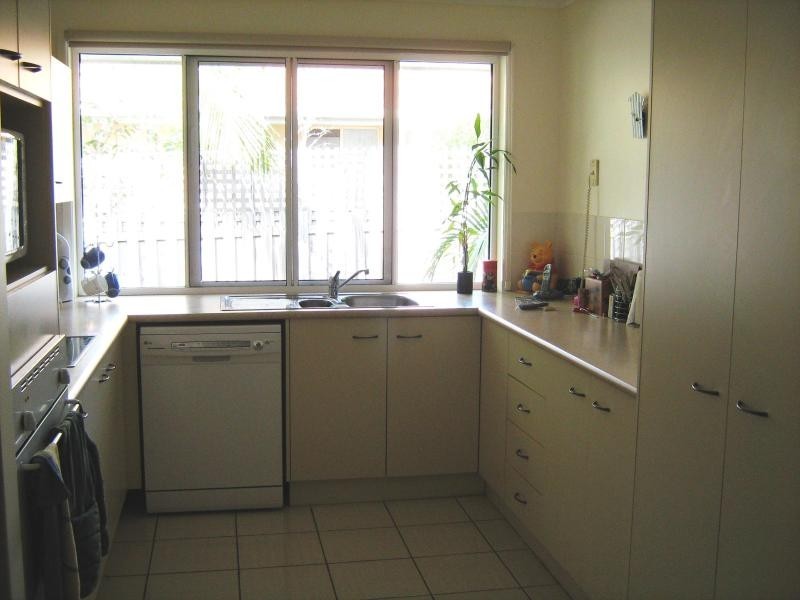 8 Honeyeater  Ave, Noosaville QLD 4566