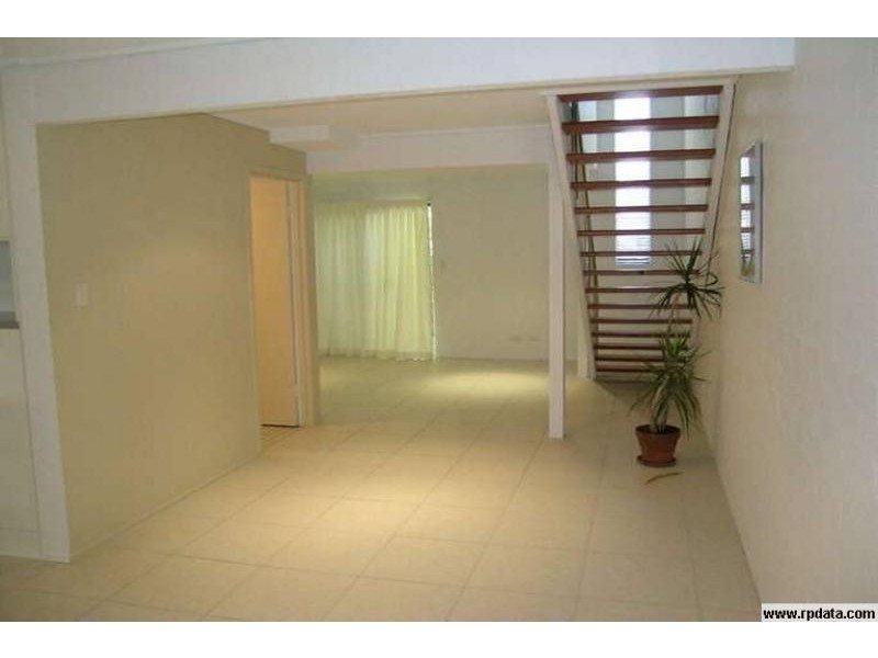 3/40 James  St, Noosaville QLD 4566