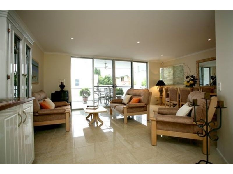 2/12 Blakesley  St, Tewantin QLD 4565