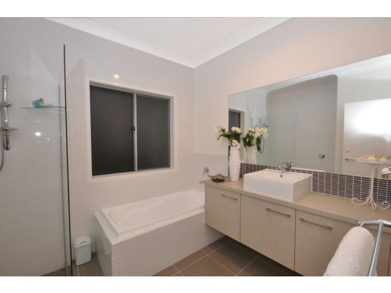 142 The Ave, Peregian Springs QLD 4573