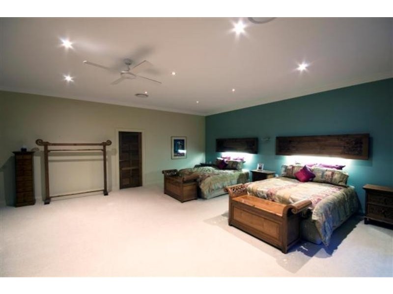 8 Sunrise  Rd, Tinbeerwah QLD 4563