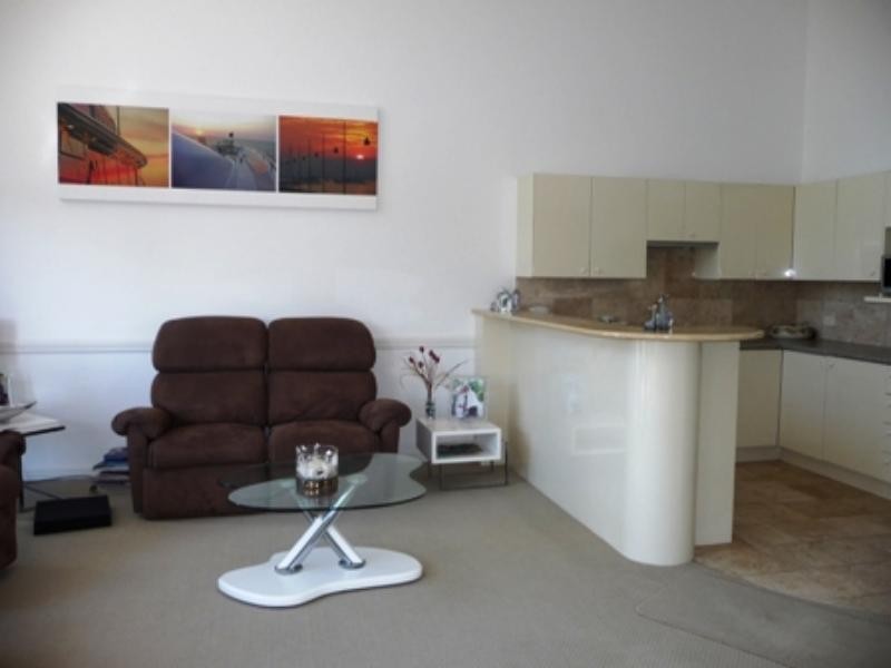 2/145 Gympie Tce, Noosaville QLD 4566