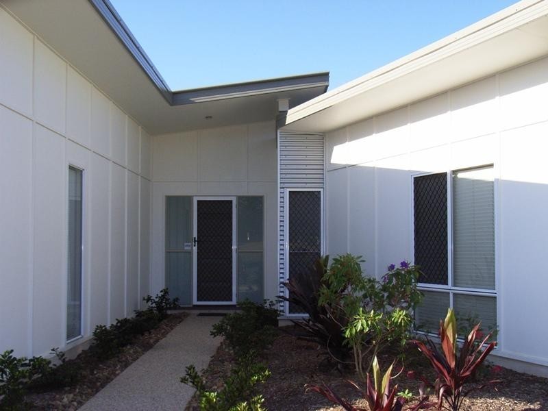 4 Shire Dr, Noosaville QLD 4566