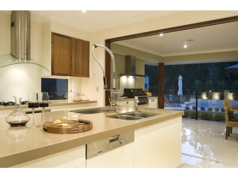 81 Edington Dr, Cooroibah QLD 4565