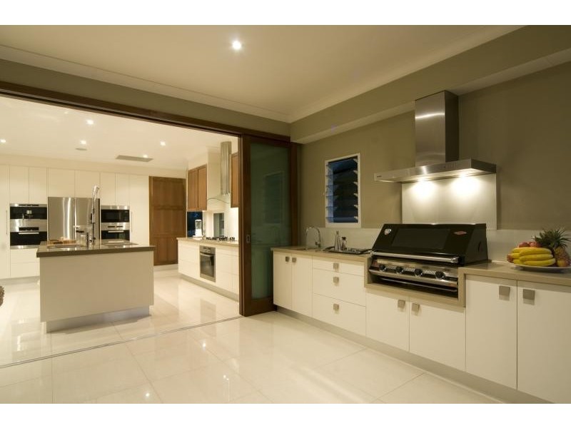 81 Edington Dr, Cooroibah QLD 4565