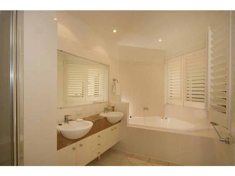 121 Noosa Springs Dr, Noosa Springs QLD 4567