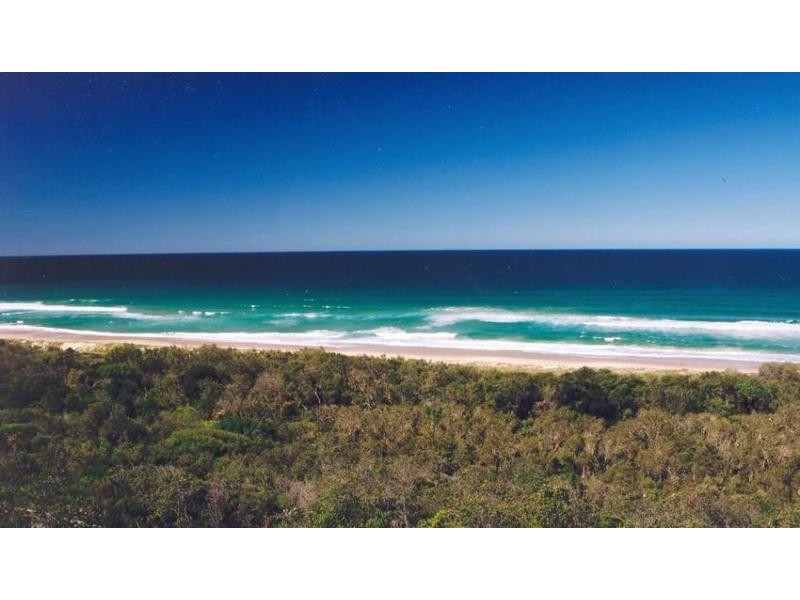 Castaways Beach QLD 4567