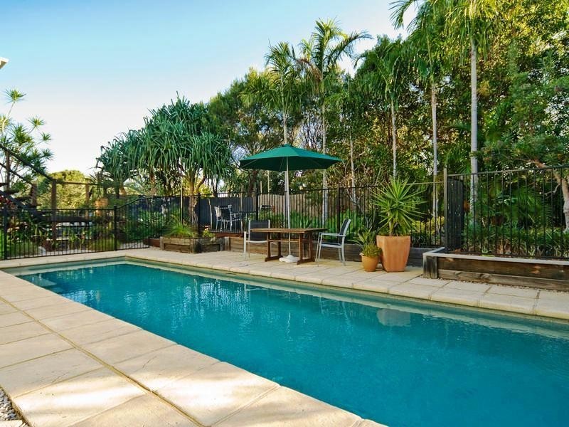 4 Shamrock Ct, Sunrise Beach QLD 4567