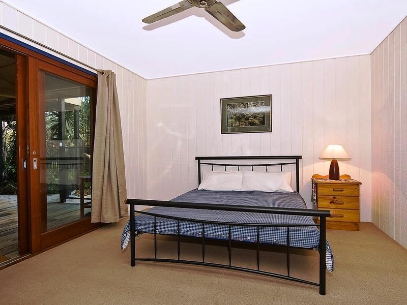 4 Shamrock Ct, Sunrise Beach QLD 4567