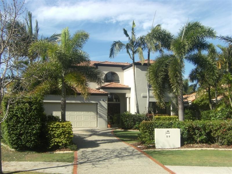 38 Waterside  Ct, Noosa Waters QLD 4566