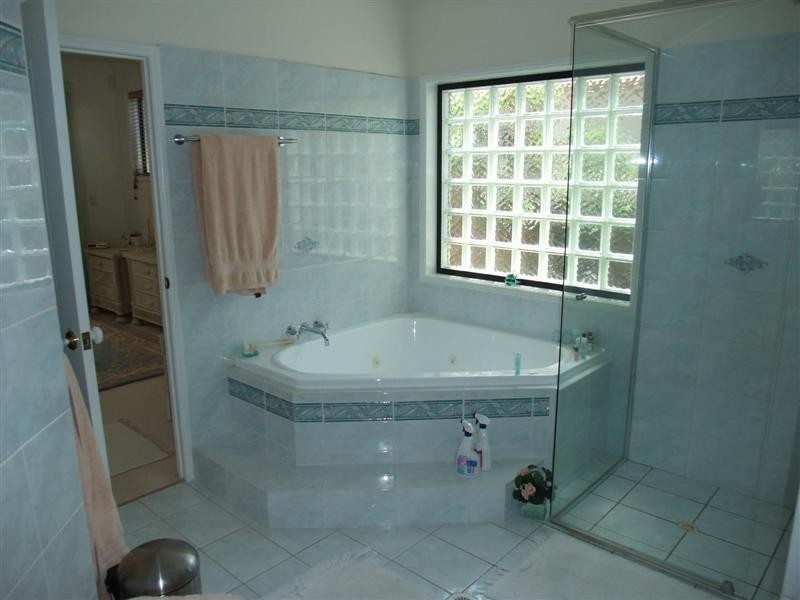 38 Waterside  Ct, Noosa Waters QLD 4566