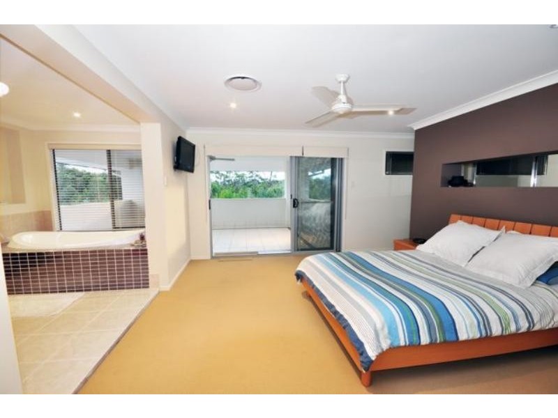 13 Maddens Cres, Peregian Springs QLD 4573