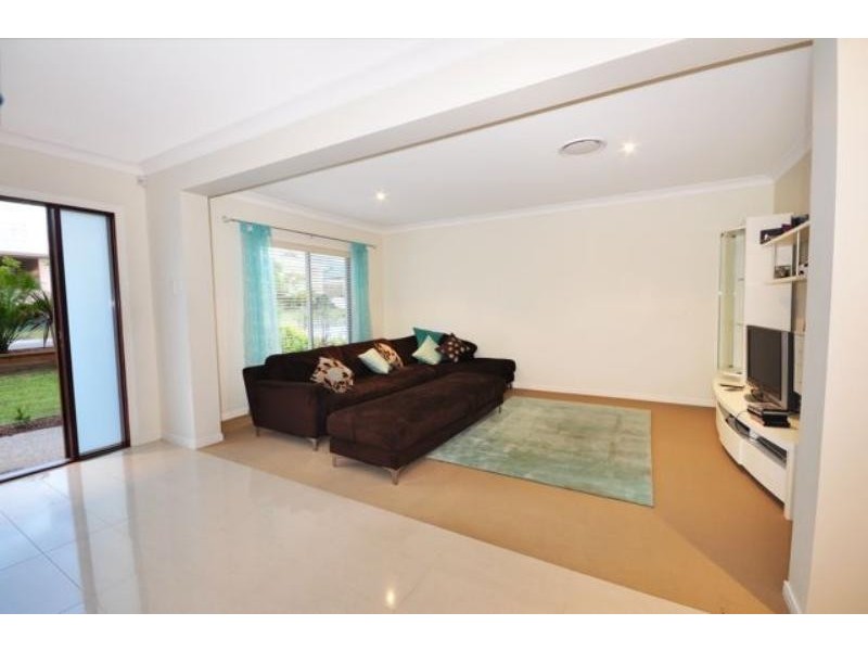 13 Maddens Cres, Peregian Springs QLD 4573