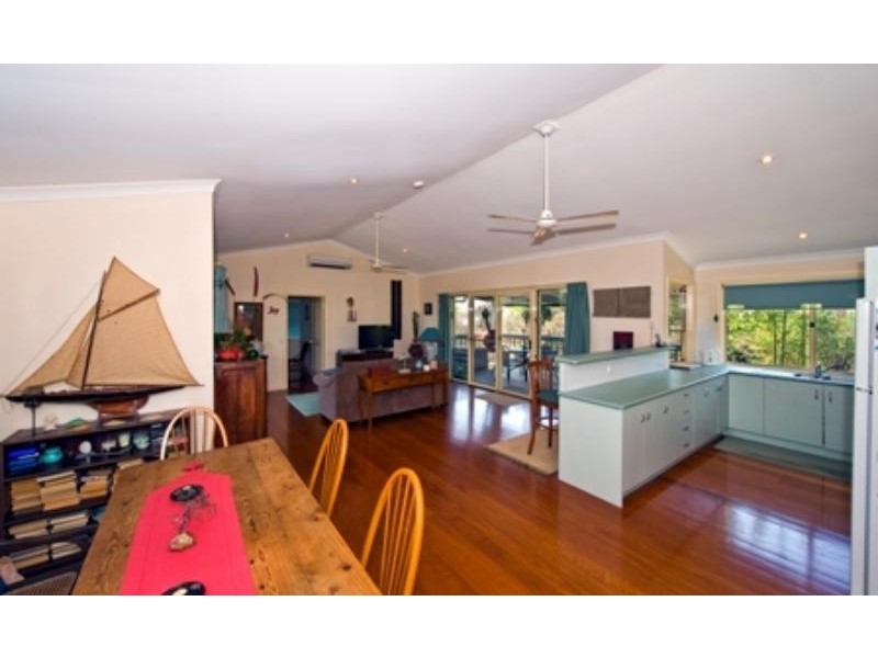 11 Werita Ct, Sunrise Beach QLD 4567