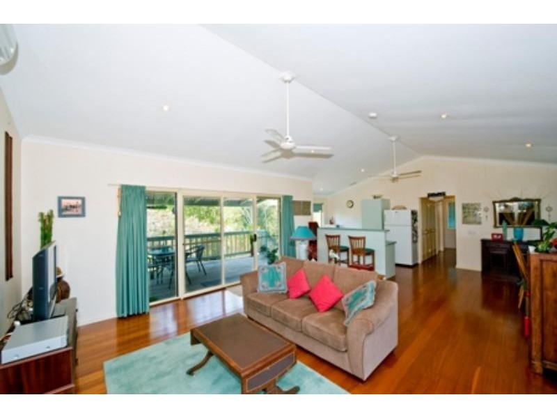11 Werita Ct, Sunrise Beach QLD 4567