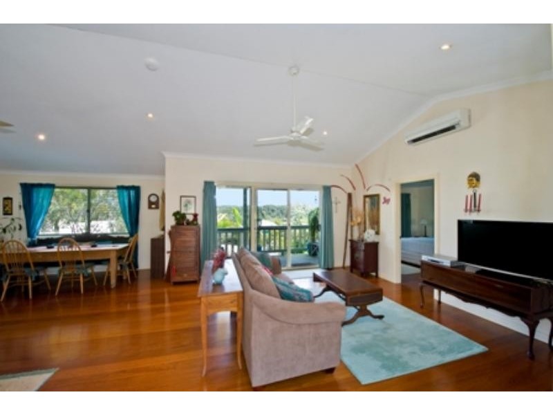 11 Werita Ct, Sunrise Beach QLD 4567