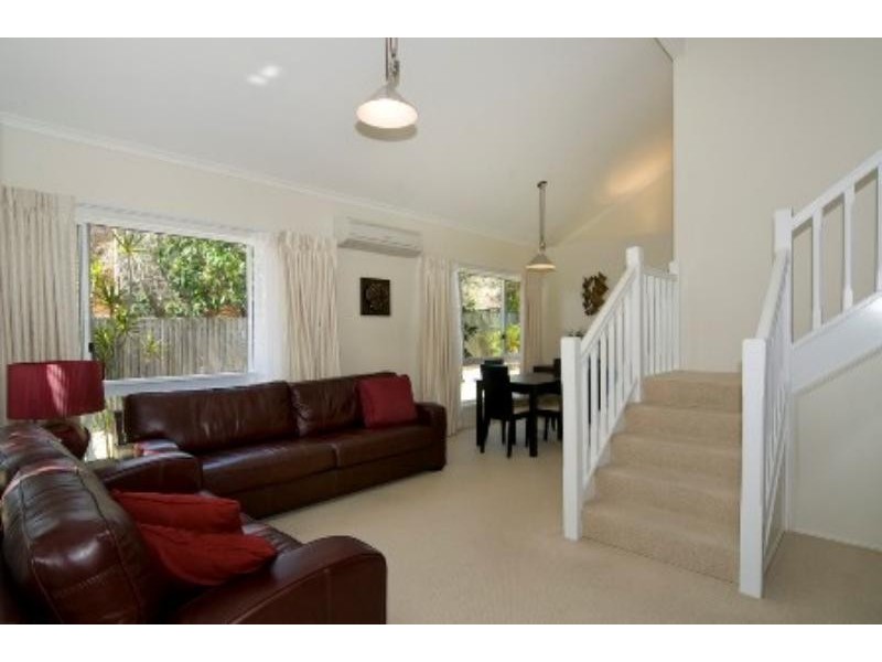 6 Orcades St, Sunrise Beach QLD 4567