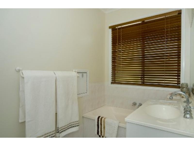 6 Orcades St, Sunrise Beach QLD 4567