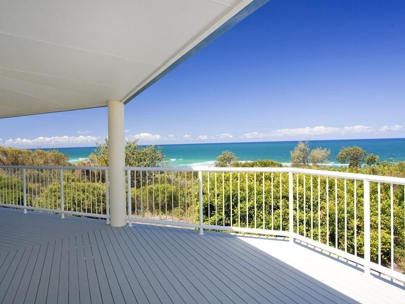 Castaways Beach QLD 4567