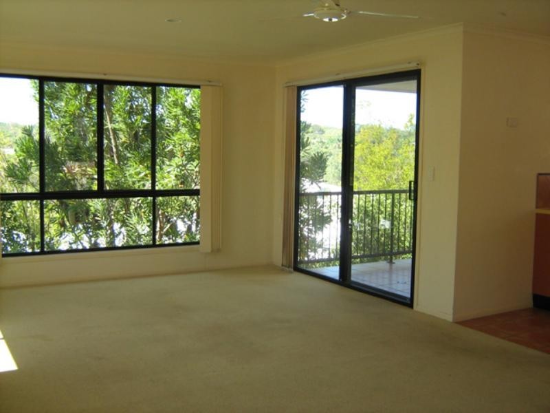 3/12 Advance Pl, Sunrise Beach QLD 4567