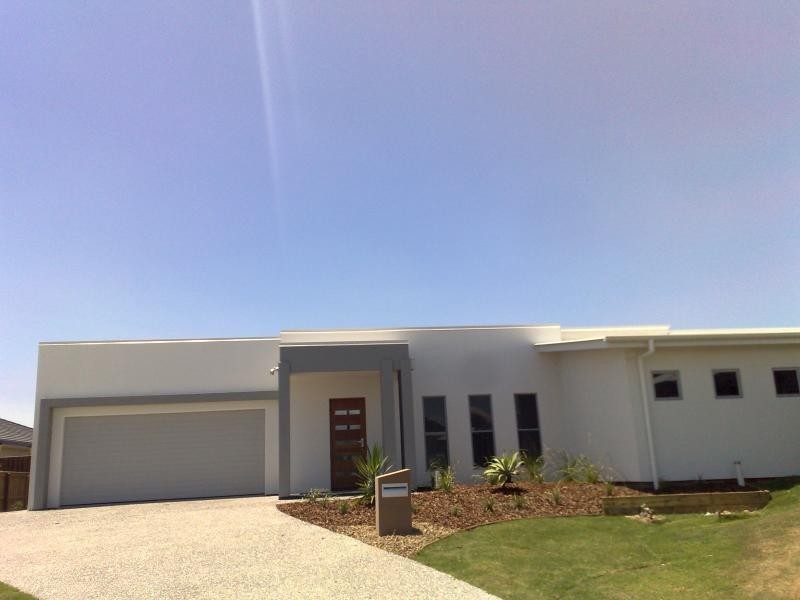 9 Osmanthus Cl, Mountain Creek QLD 4557