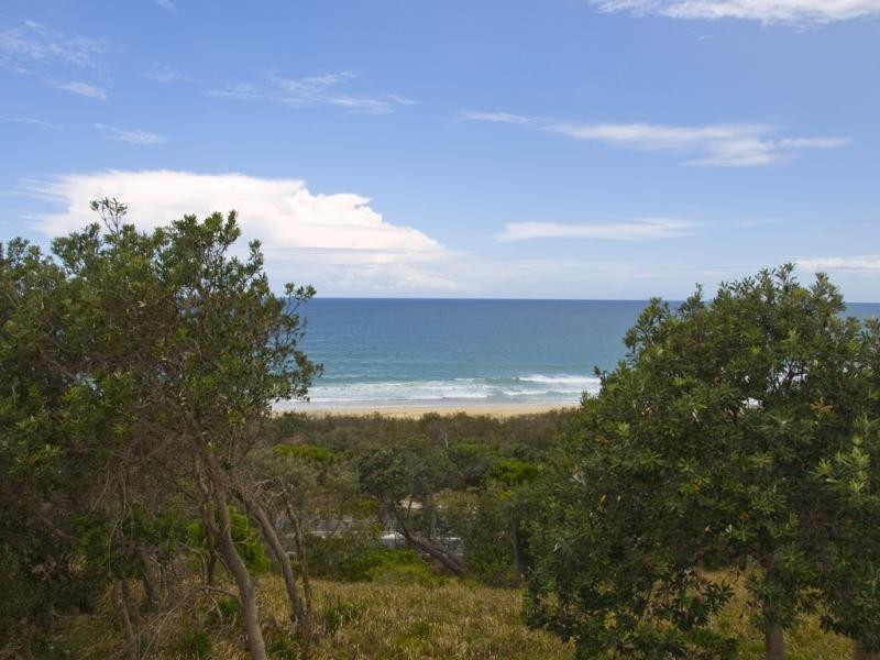 20 Tropicana Rise, Castaways Beach QLD 4567