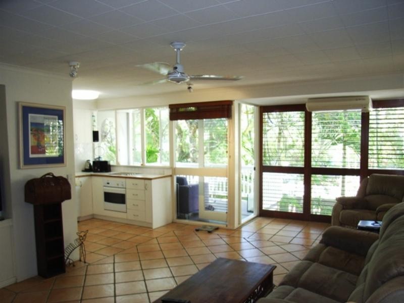 1/10 Edgar Bennett Ave, Noosa Heads QLD 4567