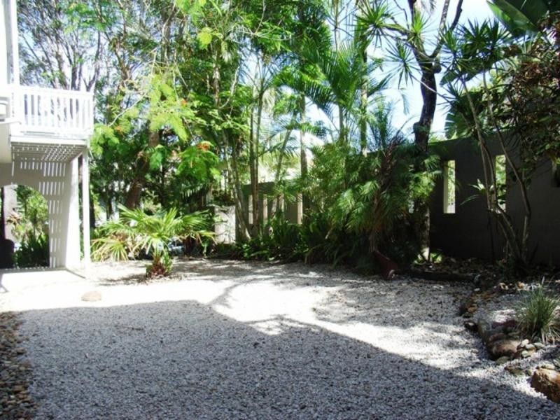 1/10 Edgar Bennett Ave, Noosa Heads QLD 4567