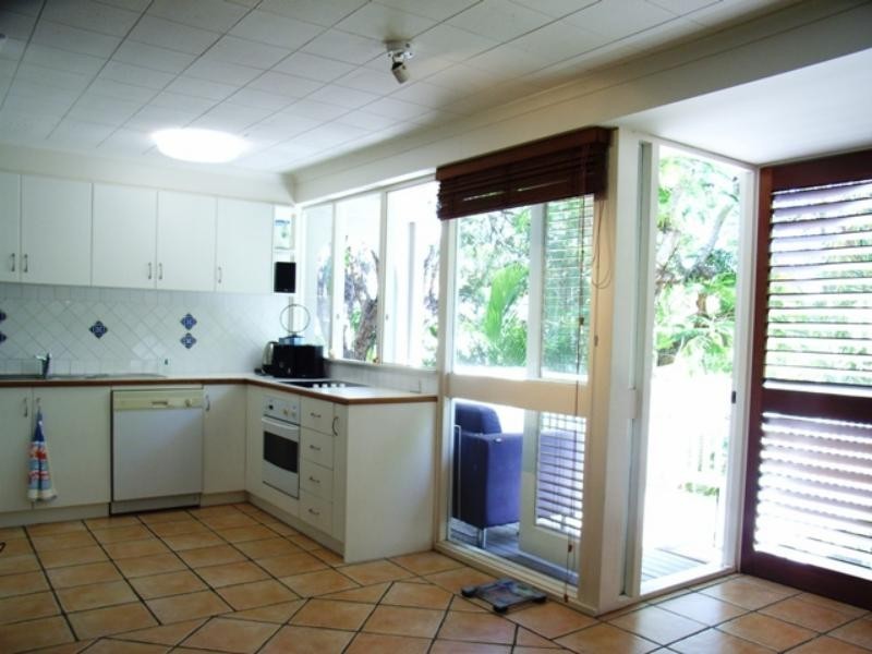 1/10 Edgar Bennett Ave, Noosa Heads QLD 4567