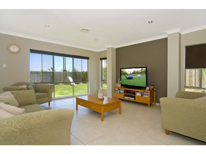 16 Doral Dr, Peregian Springs QLD 4573