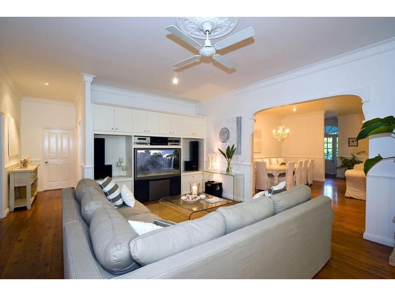 37 Kimbah Ct, Cooroibah QLD 4565