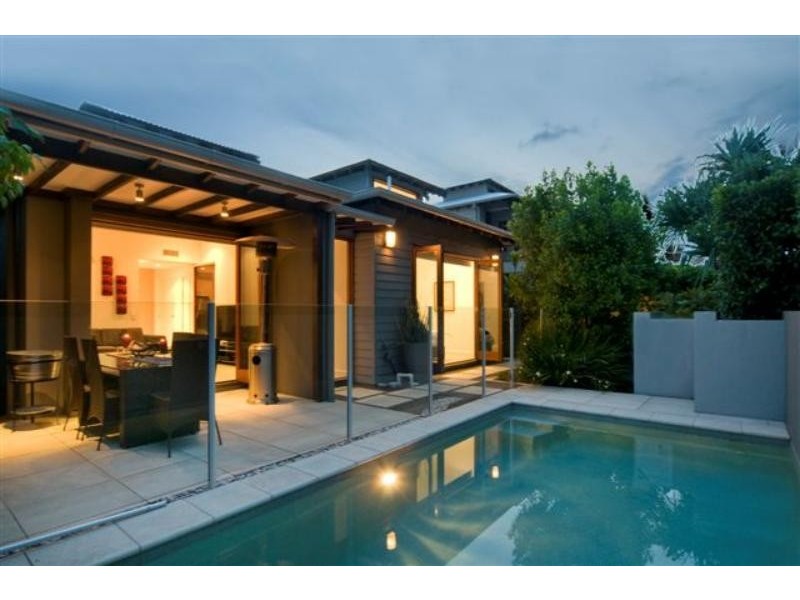 1/12 Elizabeth  St, Noosaville QLD 4566