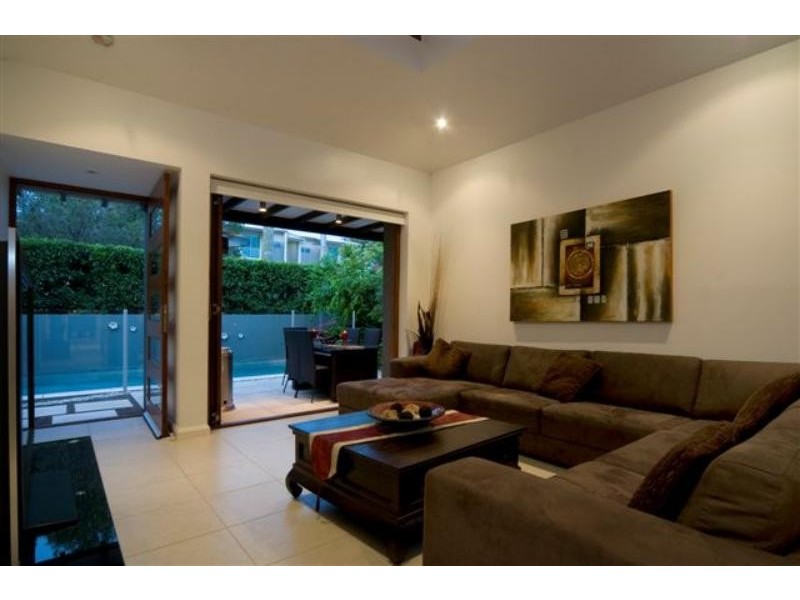 1/12 Elizabeth  St, Noosaville QLD 4566