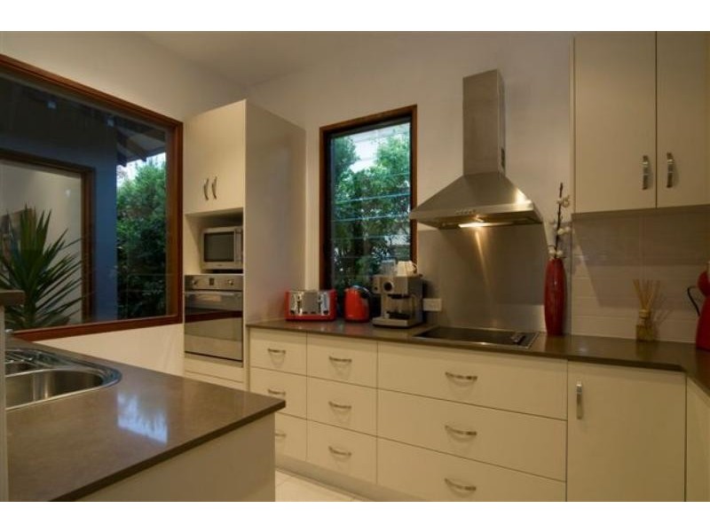 1/12 Elizabeth  St, Noosaville QLD 4566