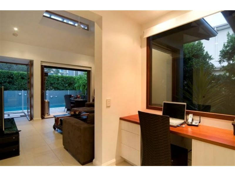 1/12 Elizabeth  St, Noosaville QLD 4566