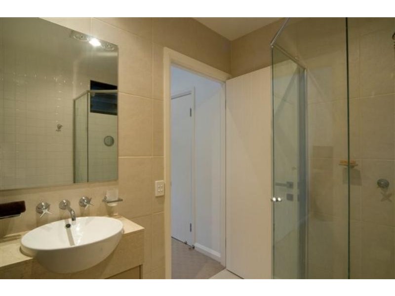 1/12 Elizabeth  St, Noosaville QLD 4566